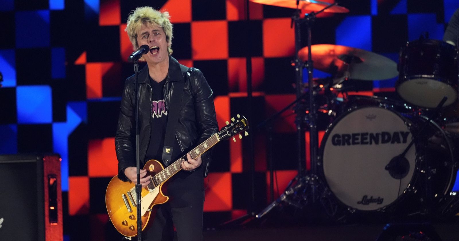 Green Day-Frontmann Billie Joe Armstrong während einer Benefizshow am 30.Jänner 2025