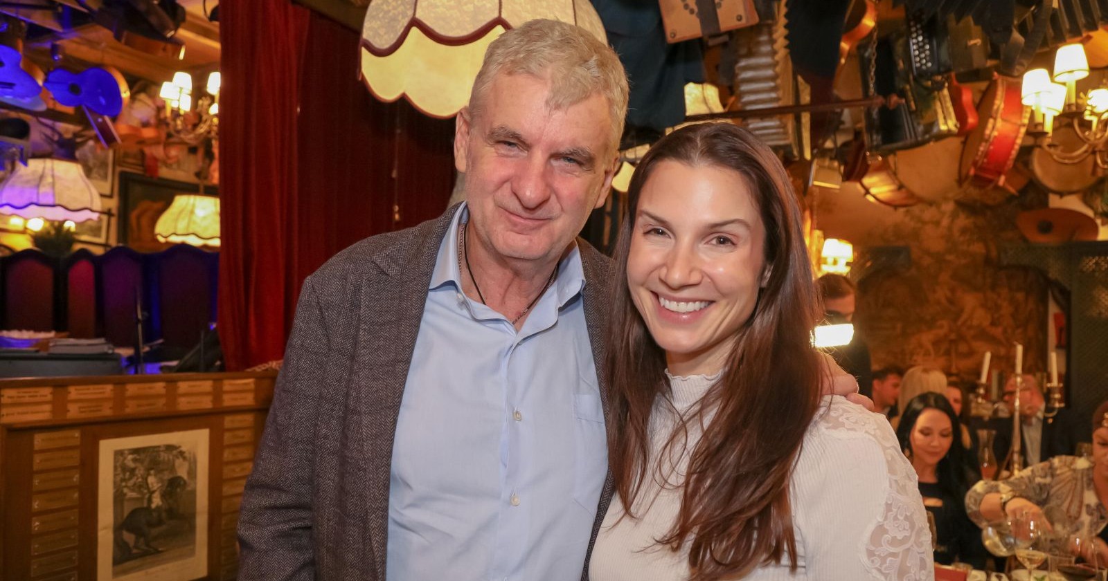 Artur Worseg und Gattin Kristina Worseg lächeln