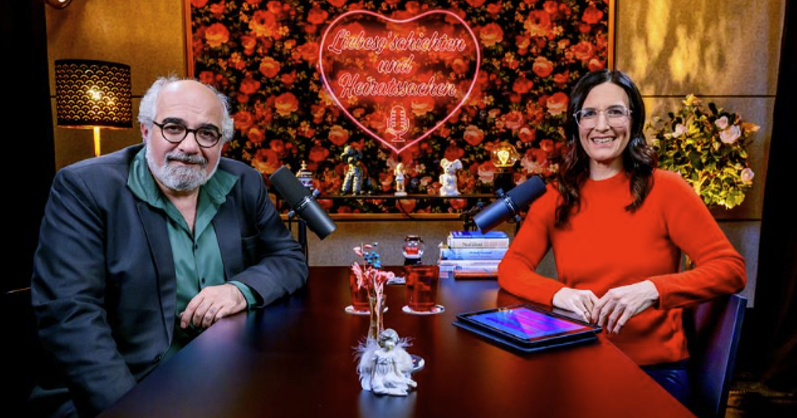 Michael Niavarani, Nina Horowitz im Studio / Der ORF startet einen Podcast zu "Liebesgeschichten und Heiratssachen"