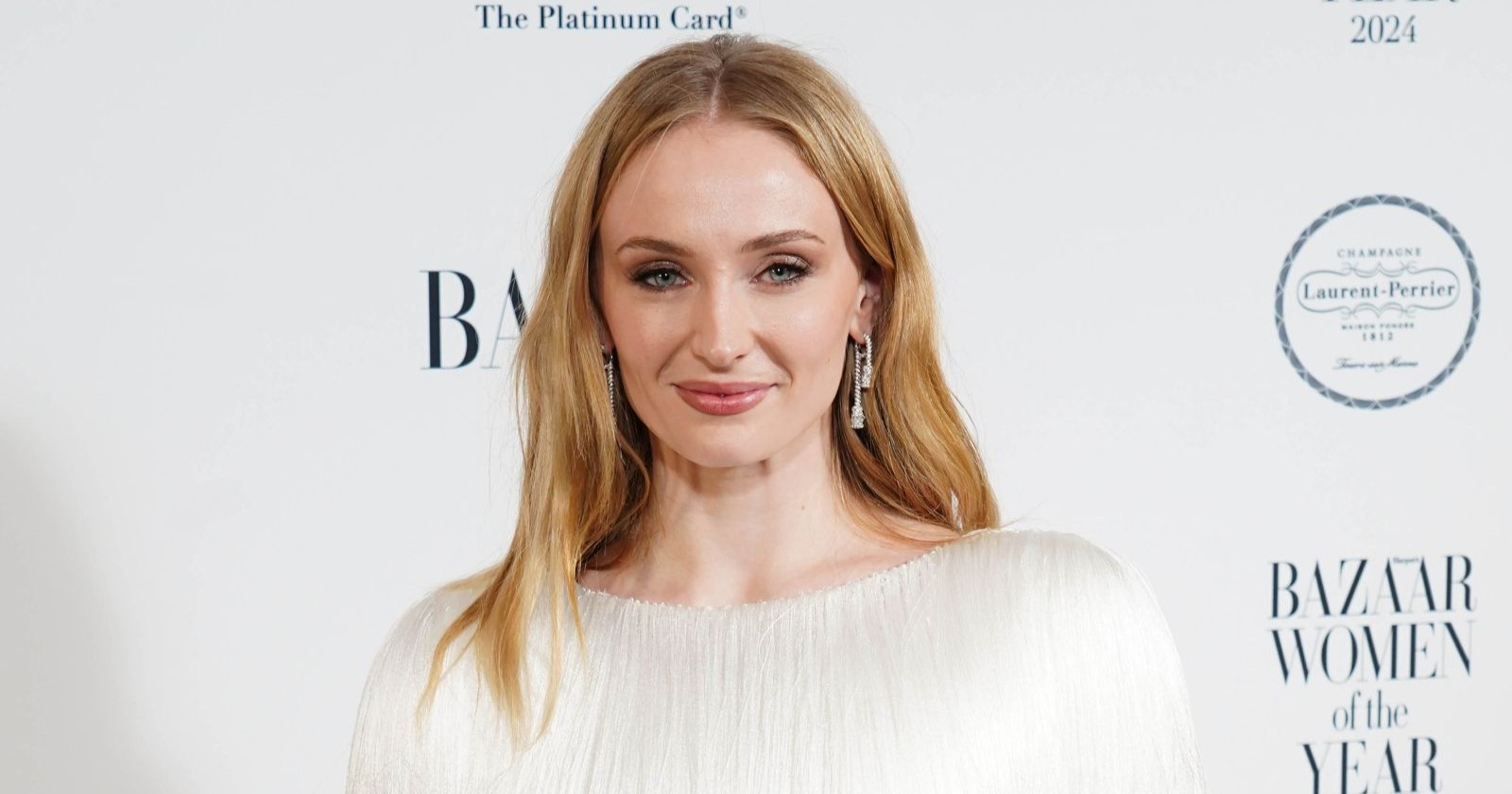 Sophie Turner mit blonden Haaren