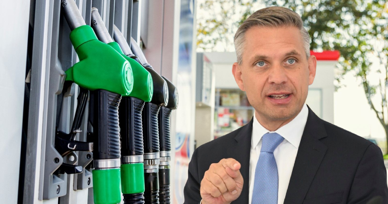 Zapfsäulen mit grünen Benzindüsen an einer Tankstelle, daneben Wirtschaftsminister Wolfgang Hattmannsdorfer, er spricht über Maßnahmen gegen hohe Spritpreise in Österreich.