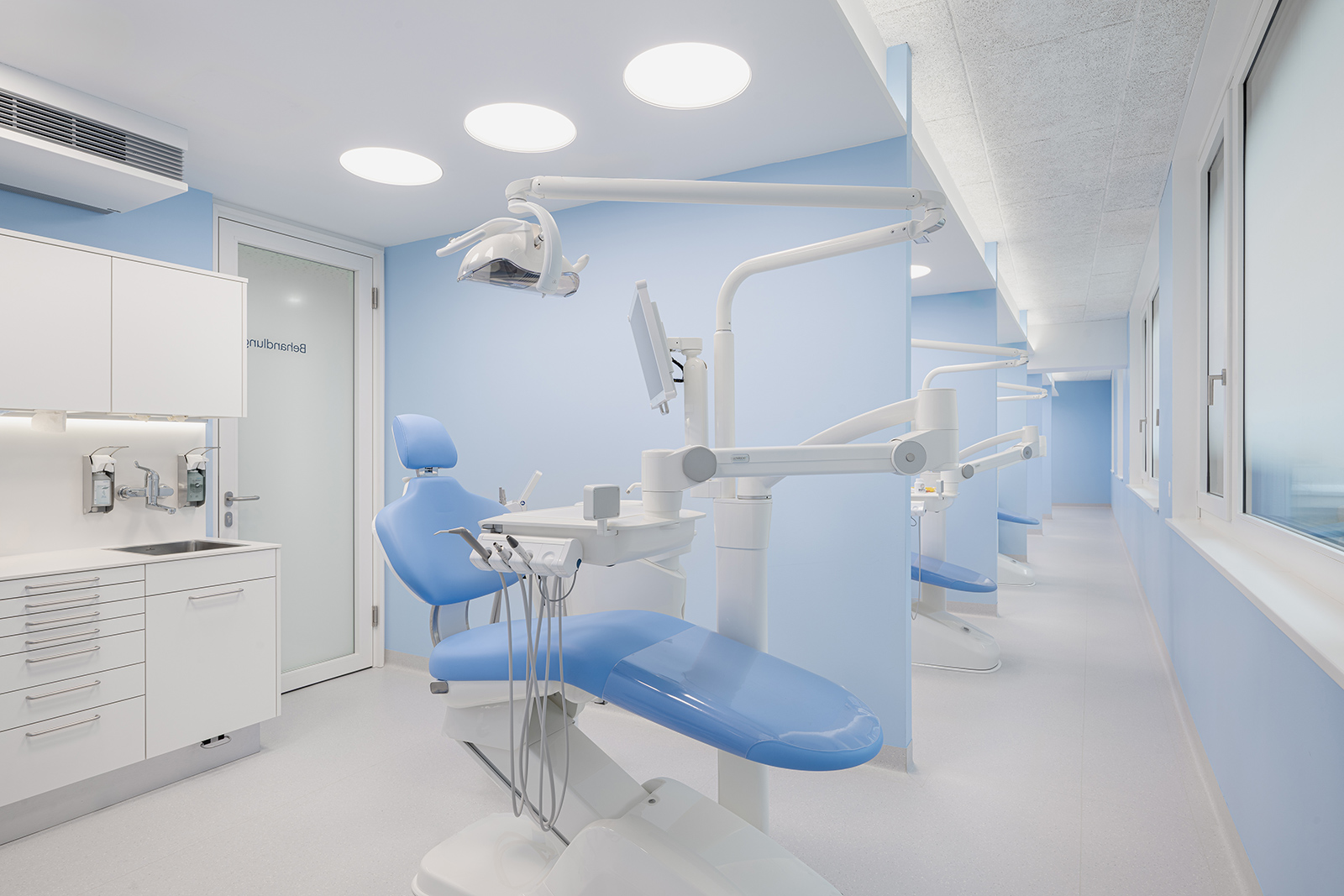 Behandlungsraum im H4O Dental Life Center | Credit: MW-Architekturfotografie