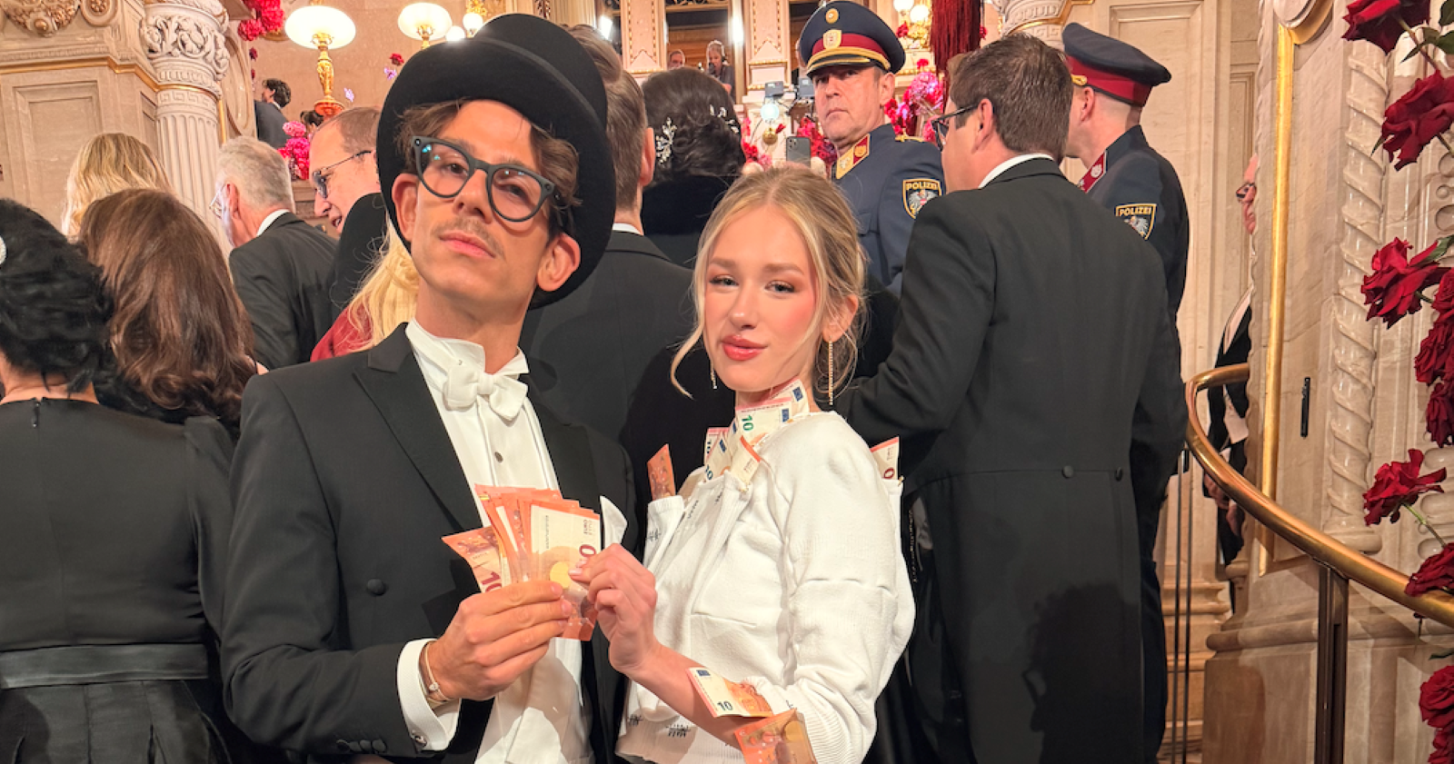 Max Weißenböck &amp; Joana im Sockenkleid beim Wiener Opernball/ Max Weißenböck verteilt Geld auf der Mariahilferstrasse