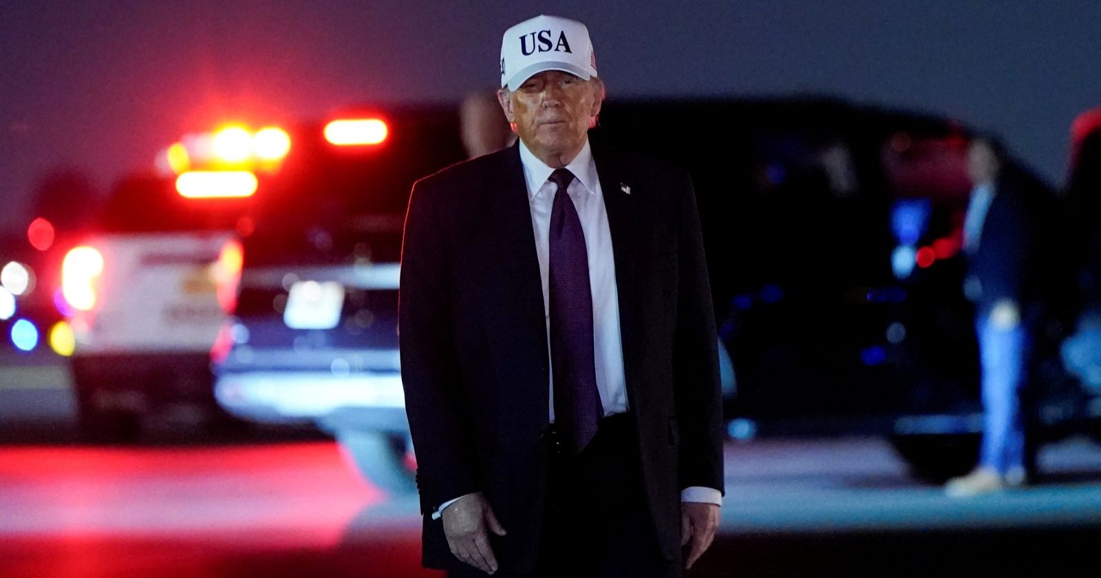 Donald Trump spricht während einer Live-Übertragung im Weißen Haus über die Militäroperation im Iran