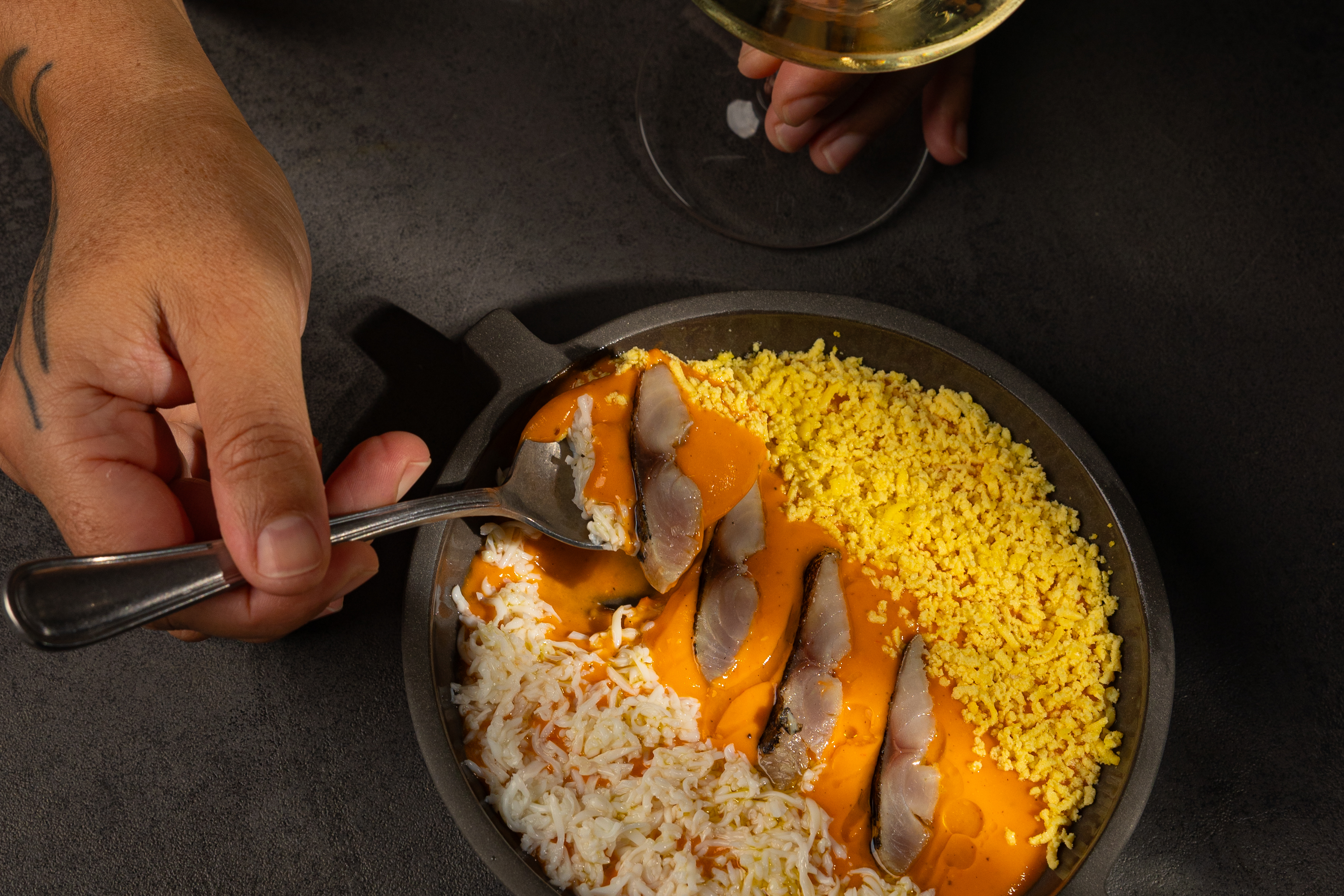 Gericht auf Teller von oben