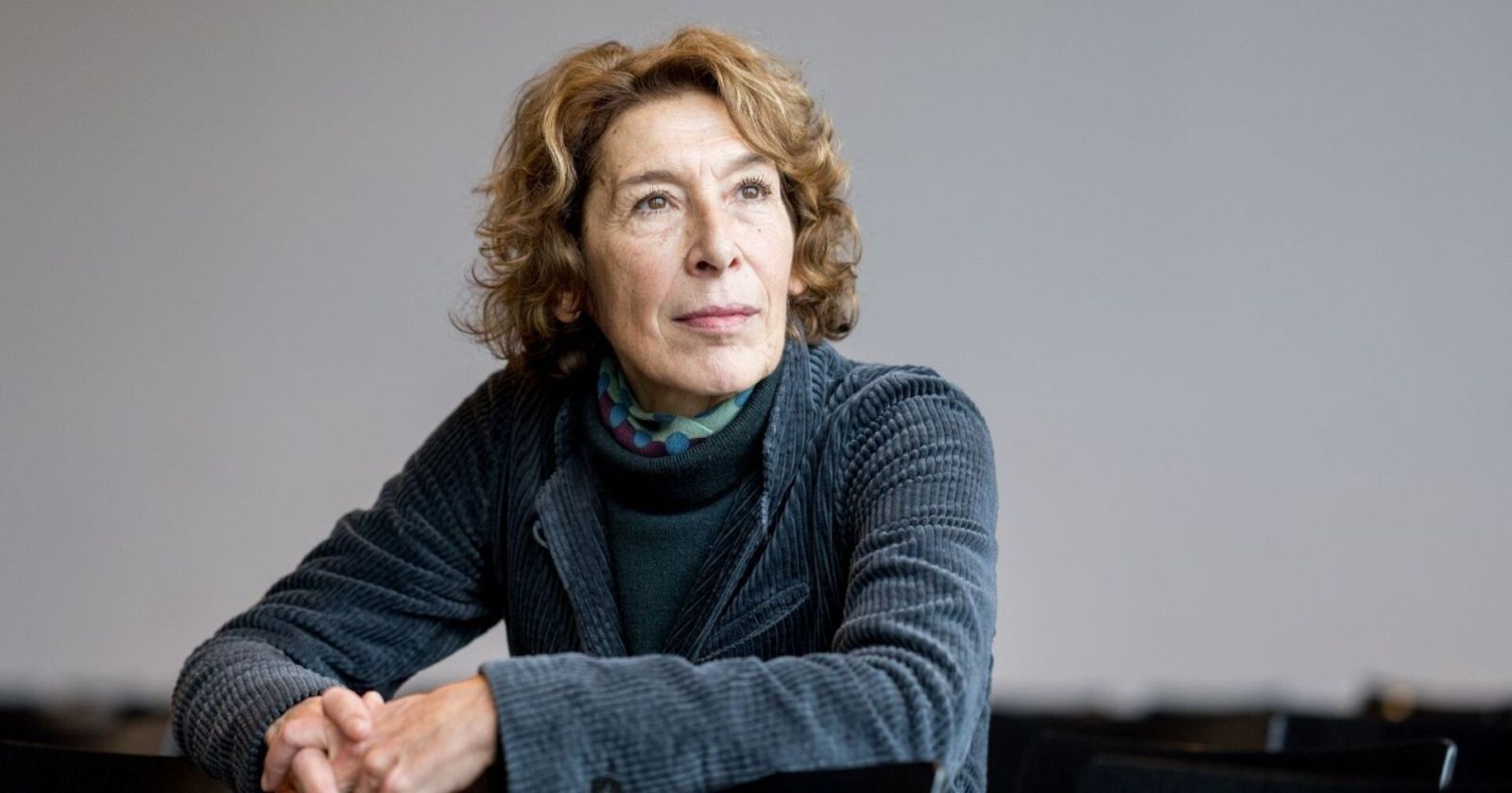 Adele Neuhauser, „Tatort“-Schauspielerin, spricht offen über Beziehungsstatus, Verlustangst und ihr Leben als Single