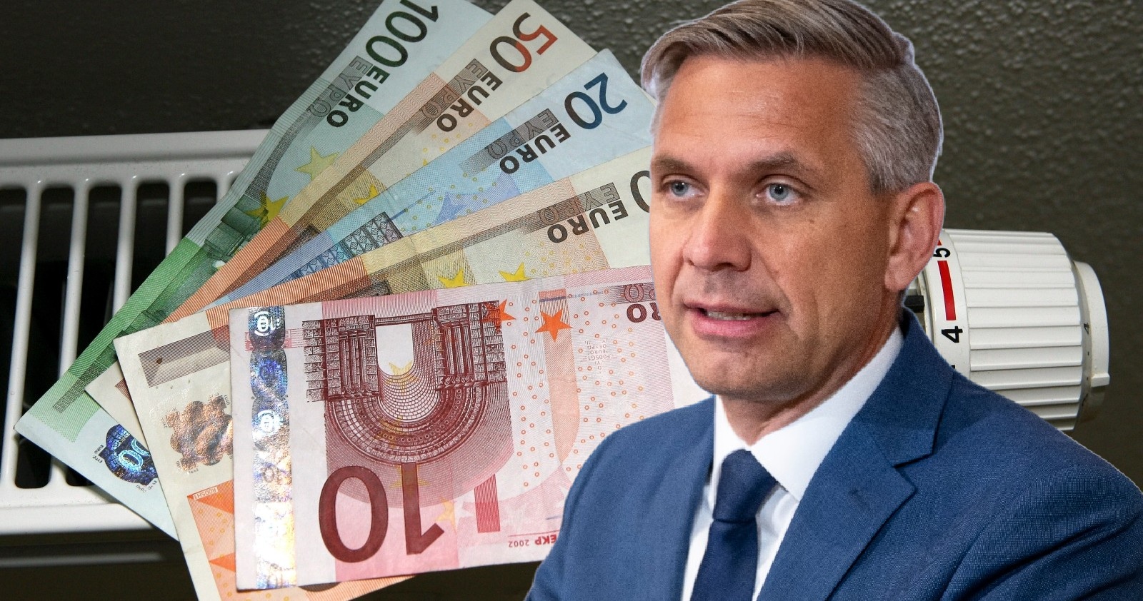 Wirtschaftsminister Wolfgang Hattmannsdorfer vor Heizkörper und Euro-Geldscheinen – Symbolbild zu Energiepreisen und Versorgungssicherheit bei Heizöl, Gas und Benzin in Österreich.