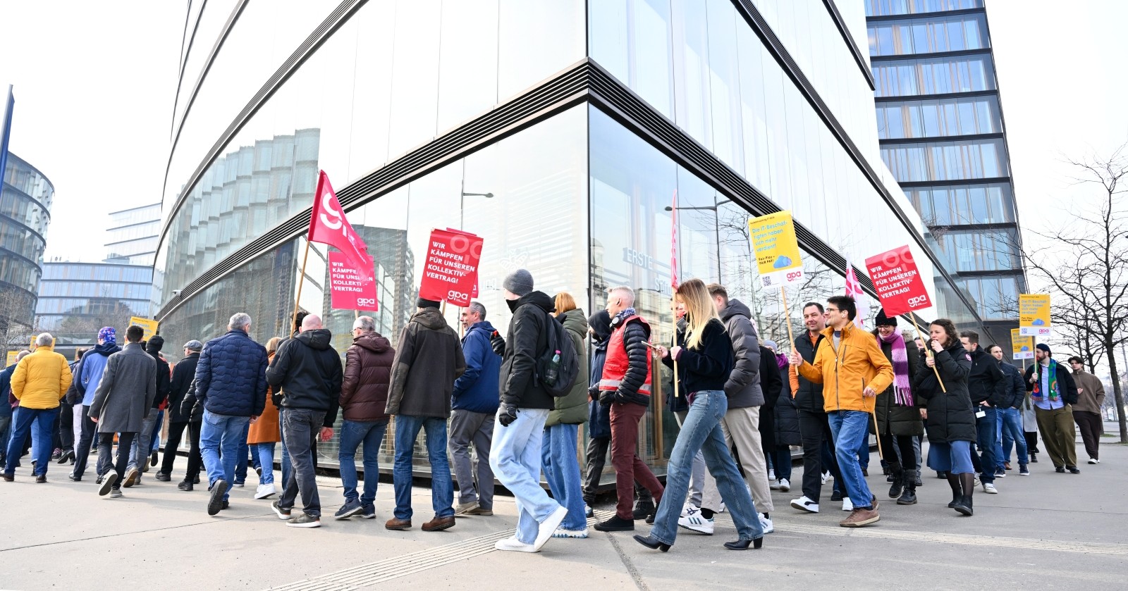 Warnstreik der IT-Branche aufgrund der stockenden KV-Verhandlungen.