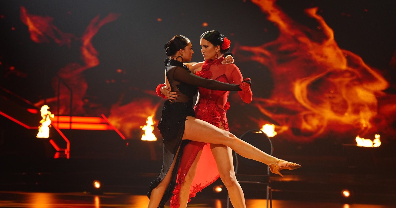 Vica Sauerwald und Vanessa Borck beim Tanz.