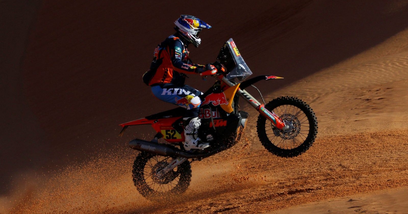 Matthias Walkner auf KTM-Motorrad bei der Rallye Dakar in der Wüste – Comeback nach Horror-Unfall und drohender Amputation.