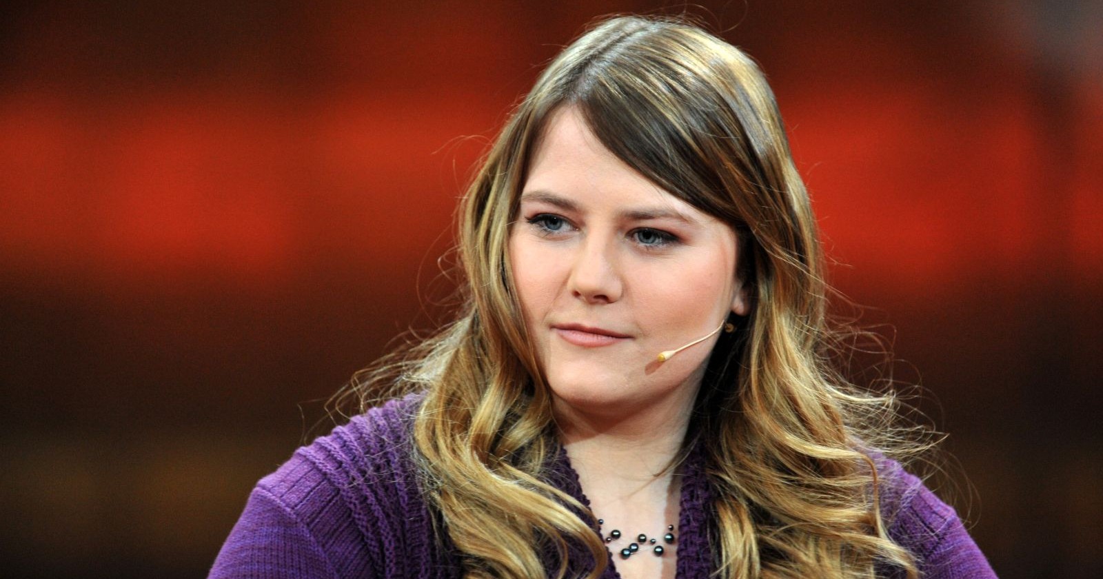 Natascha Kampusch bei einem TV-Auftritt – neue ORF-Doku thematisiert Natascha Kampusch Zusammenbruch und ihr Leben nach der Entführung