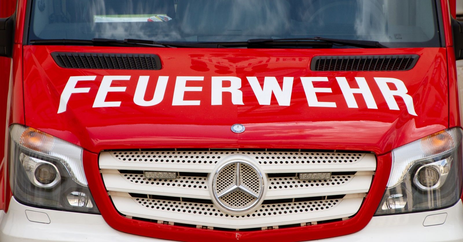 Vorderansicht eines Feuerwehrwagens