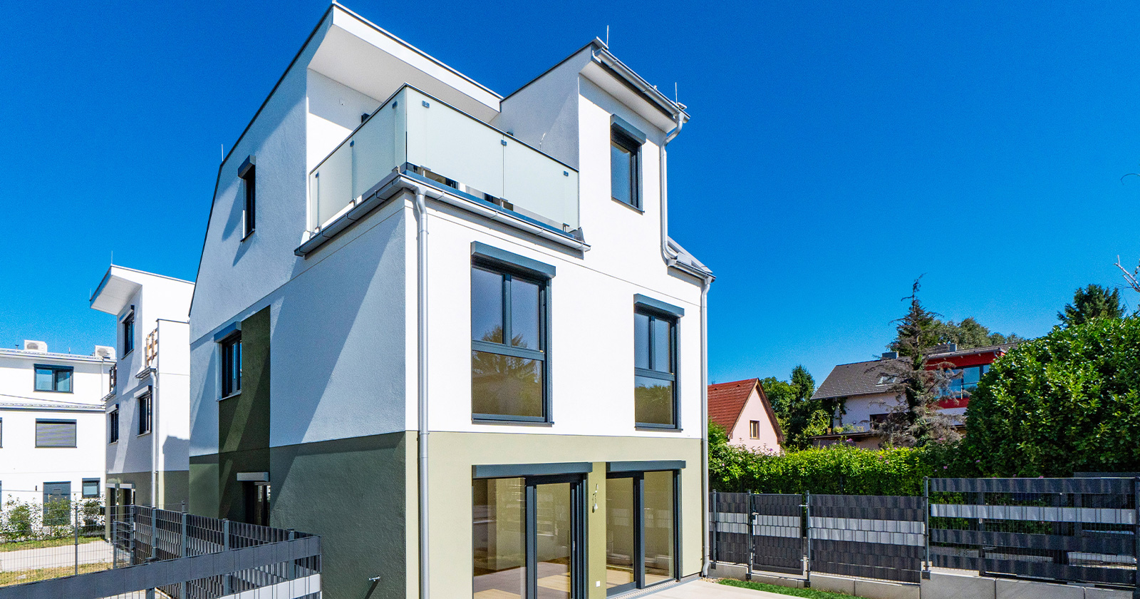 Modernes Haus von außen | Credit: Glorit Bausysteme