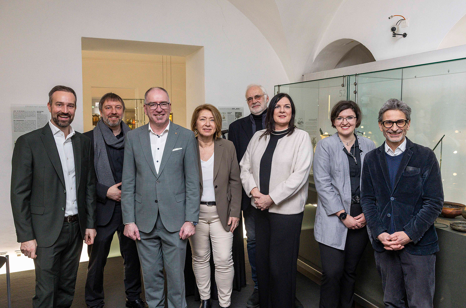 Gruppenfoto mit Mitarbeitenden einer Forschungsstelle | Credit: Stadtgemeinde Hallein