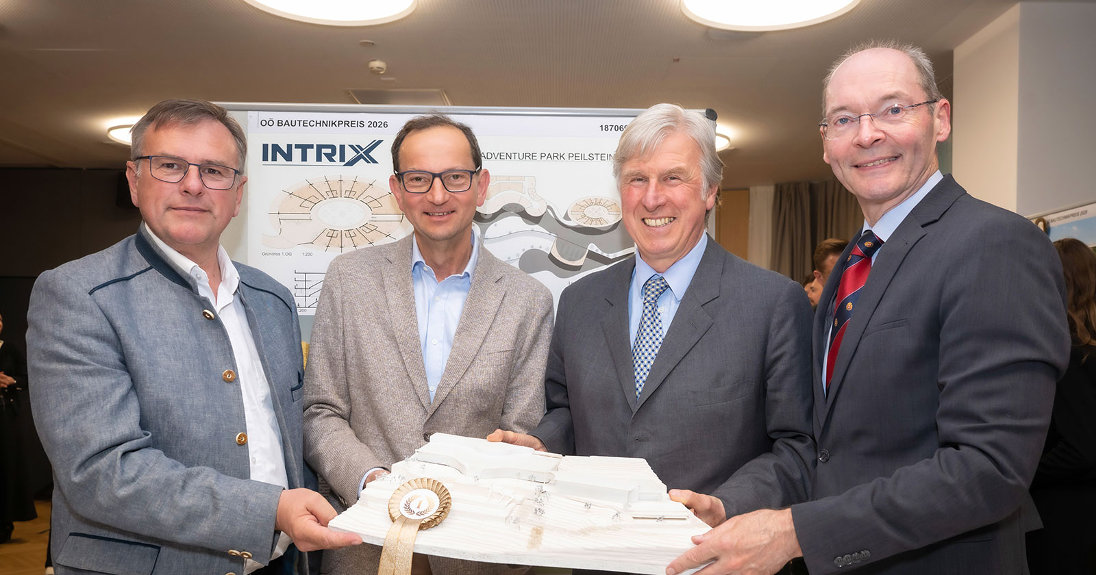 Landesinnungsmeister Holzbau Josef Frauscher, Landesinnungsmeister Bau Wolfgang Holzhaider, proHolz Obmann Georg Starhemberg und Landesinnungsgeschäftsführer Markus Hofer | Credit: Andreas Röbl