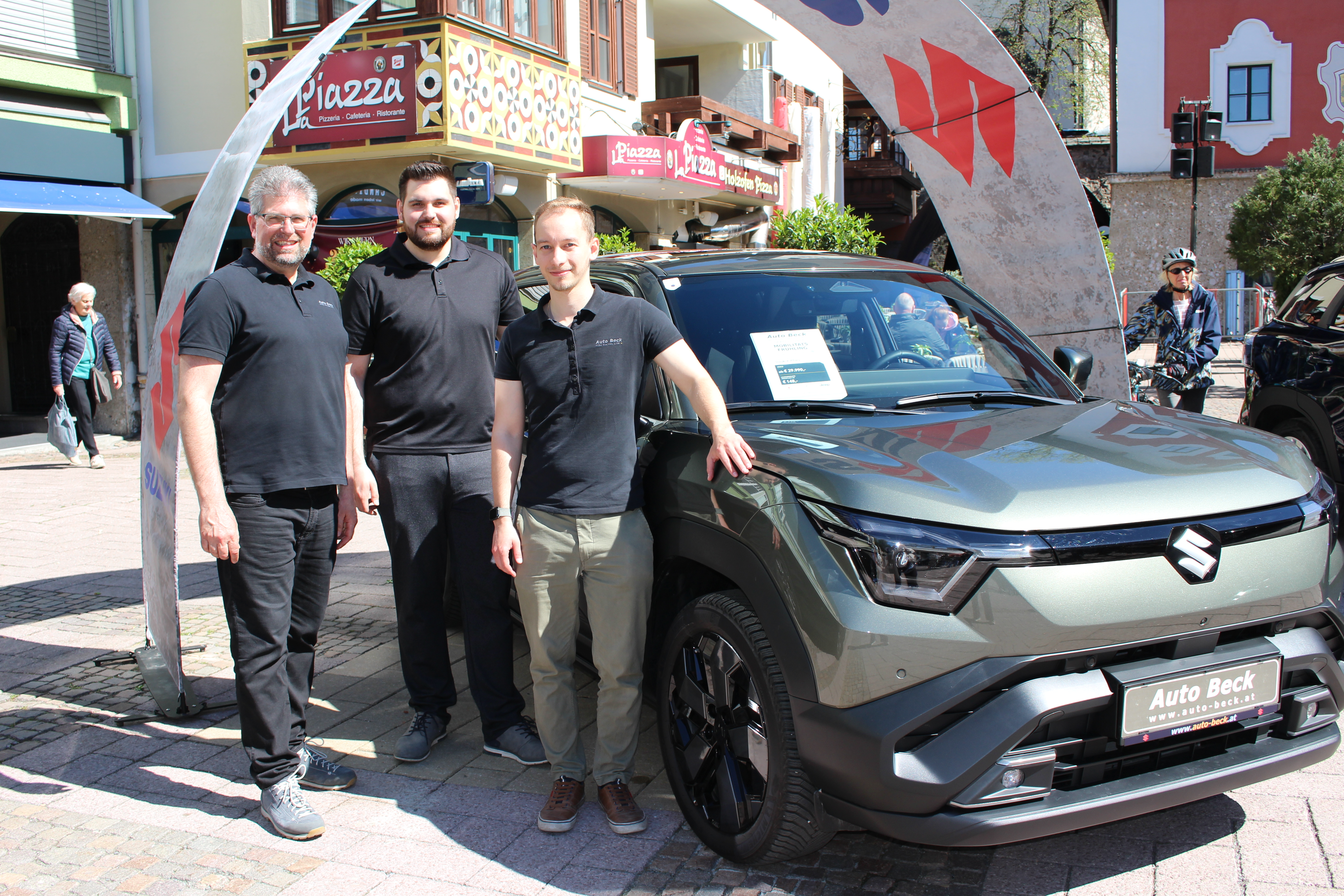 Auto Beck: Alois und Alexander Sparer sowie Christoph Haas (v. li.).