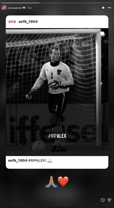 Schwarz-weißes Foto von Alexander Manninger als Torhüter im ÖFB-Trikot/ Marko Arnautovic trauert um Manninger