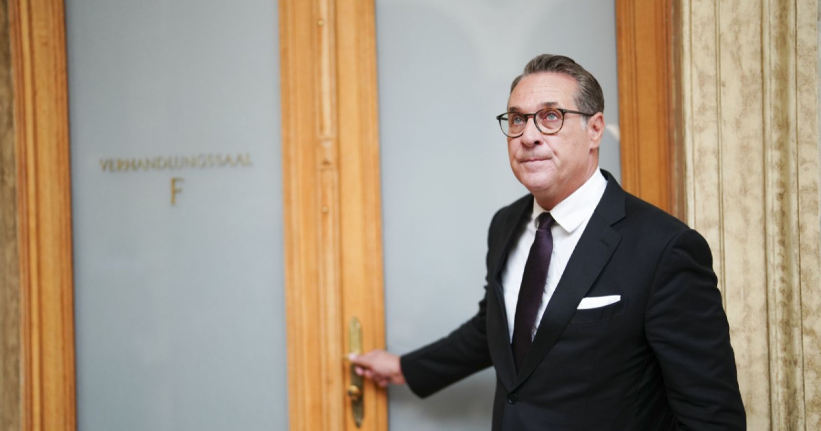 Heinz-Christian Strache vor Gerichtssaal in Wien wegen Prozess zu Casinos Austria und Lebensversicherung