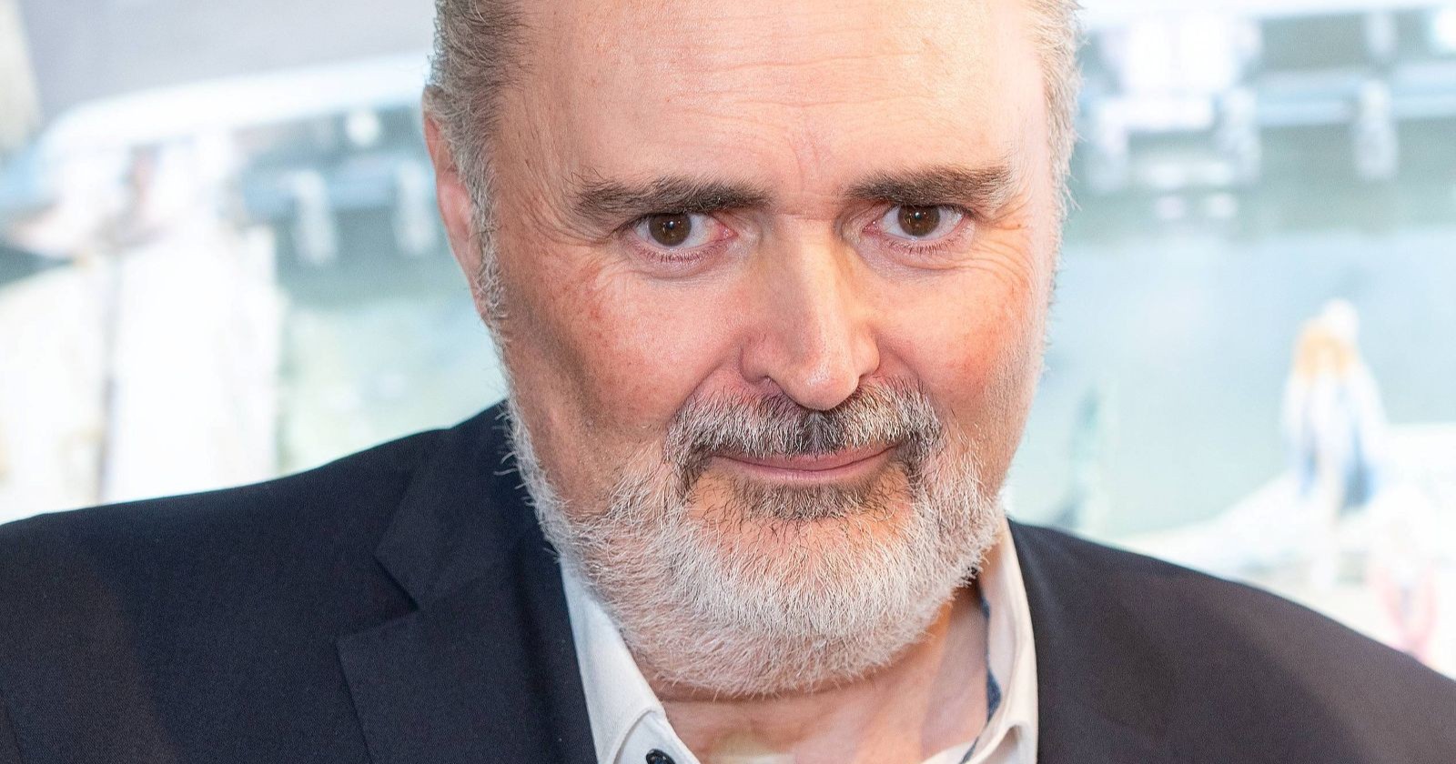 Hans Peter Doskozil nach Kehlkopf-Operation mit Stimmprothese im Zuge seiner Erkrankung