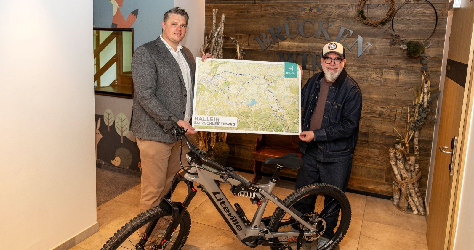 Brückenwirt Christoph Plauner und TVB-Chef Rainer Candido.