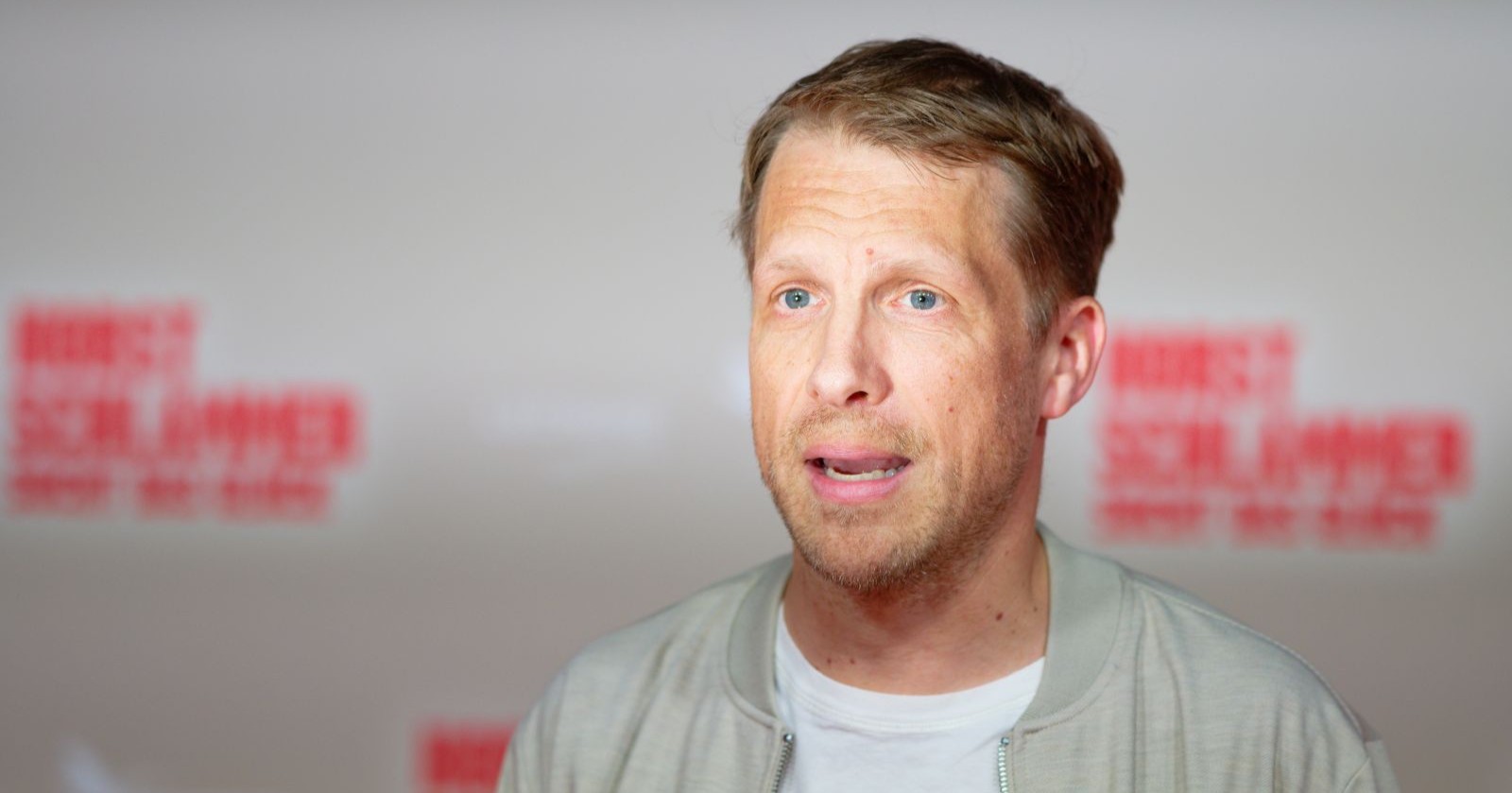 Oliver Pocher bei Event-Auftritt – Comedian sorgt mit FIBO-Aktion rund um Christian Wolf für Aufsehen