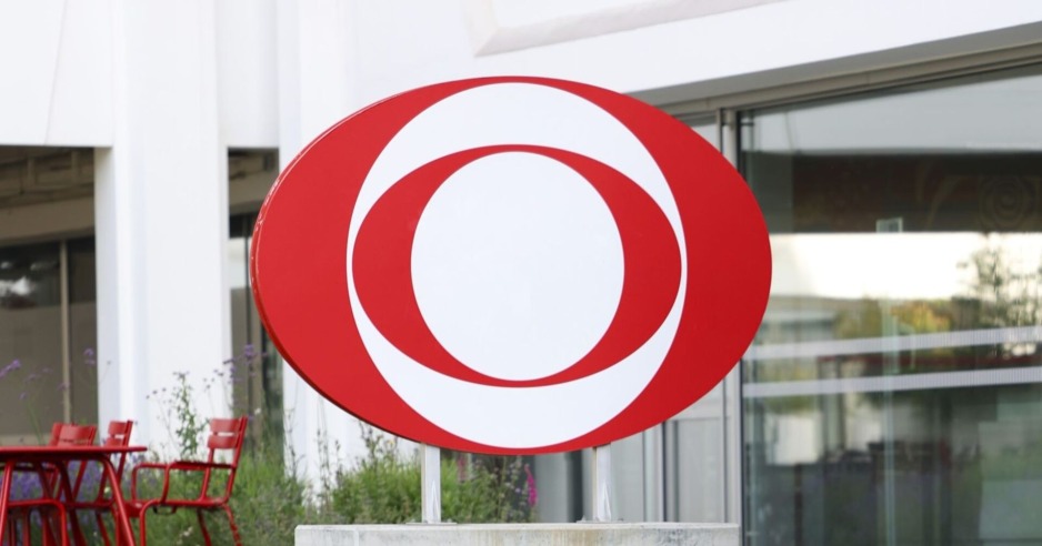 Mario Adorf ORF – Logo des österreichischen Rundfunks vor Gebäude nach Programmänderung zum Tod des Schauspielers
