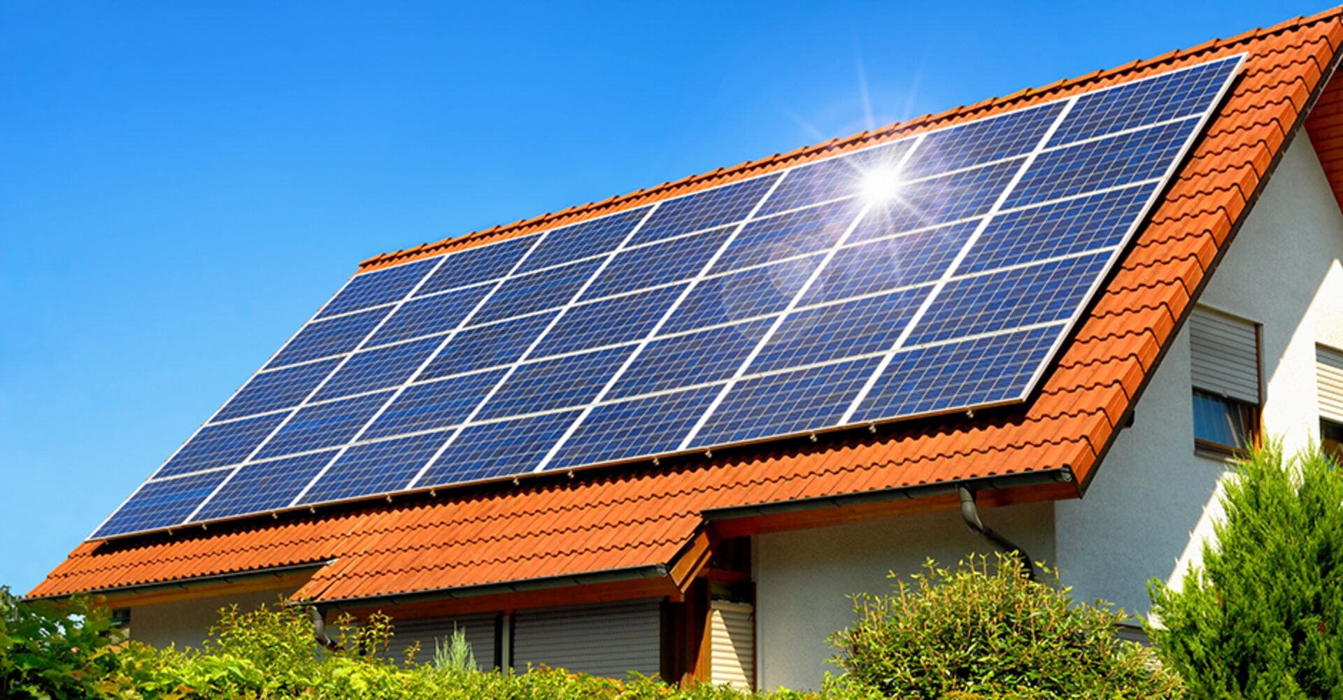Photovoltaik: Solardach zur Stromerzeugung.
