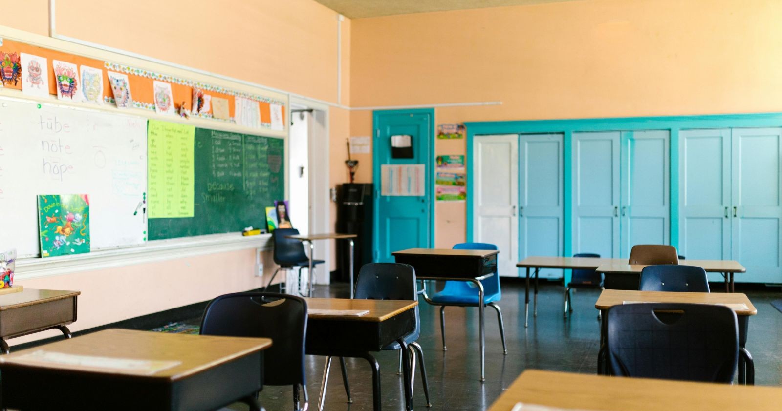 Klassenzimmer einer Schule in Sachsen – Projektwoche sorgt wegen Porno-Vorwürfen und Polizeiermittlungen für Aufsehen