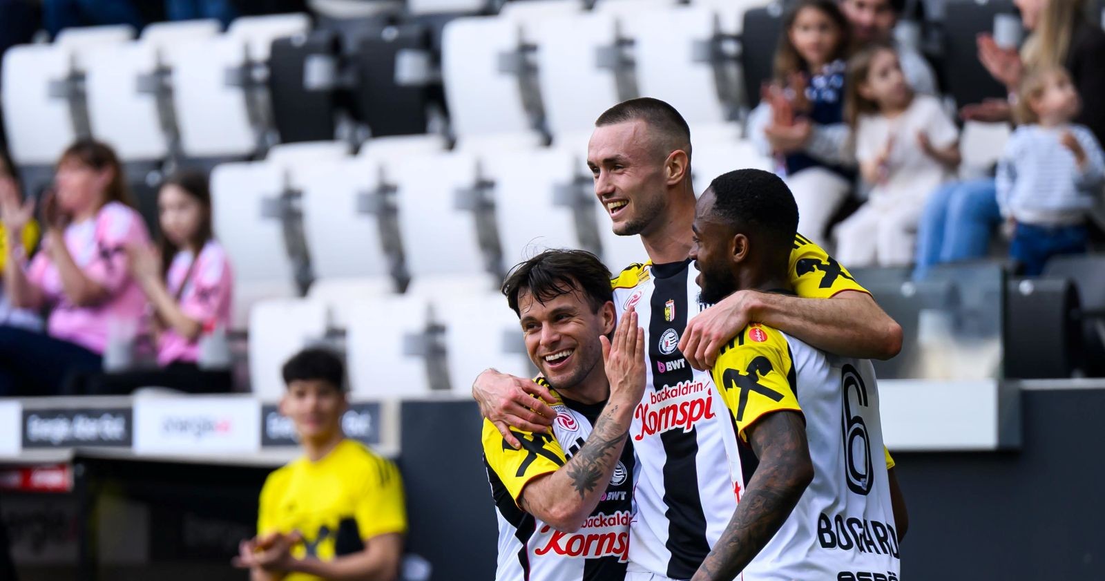 Sasa Kalajdzic im Trikot des LASK während eines Bundesligaspiels