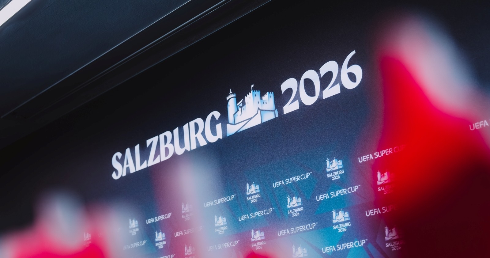 UEFA Super Cup 2026: Europas Topklubs treffen in Salzburg aufeinander.
