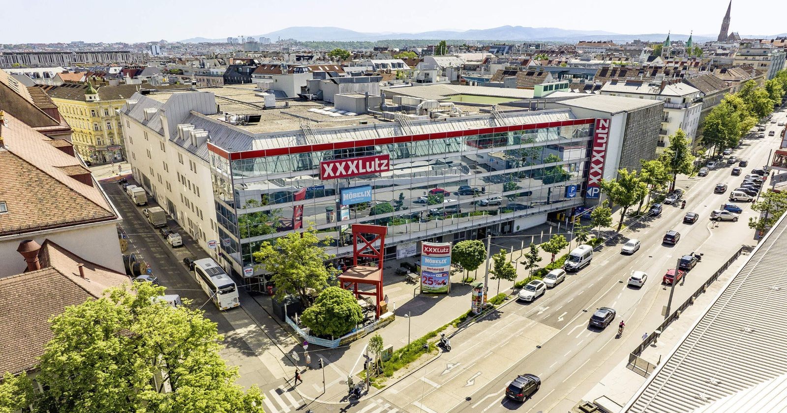XXXLutz Möbelhaus in Wien Rudolfsheim-Fünfhaus gegenüber der Stadthalle als Airbnb-Unterkunft zum Eurovision Song Contest