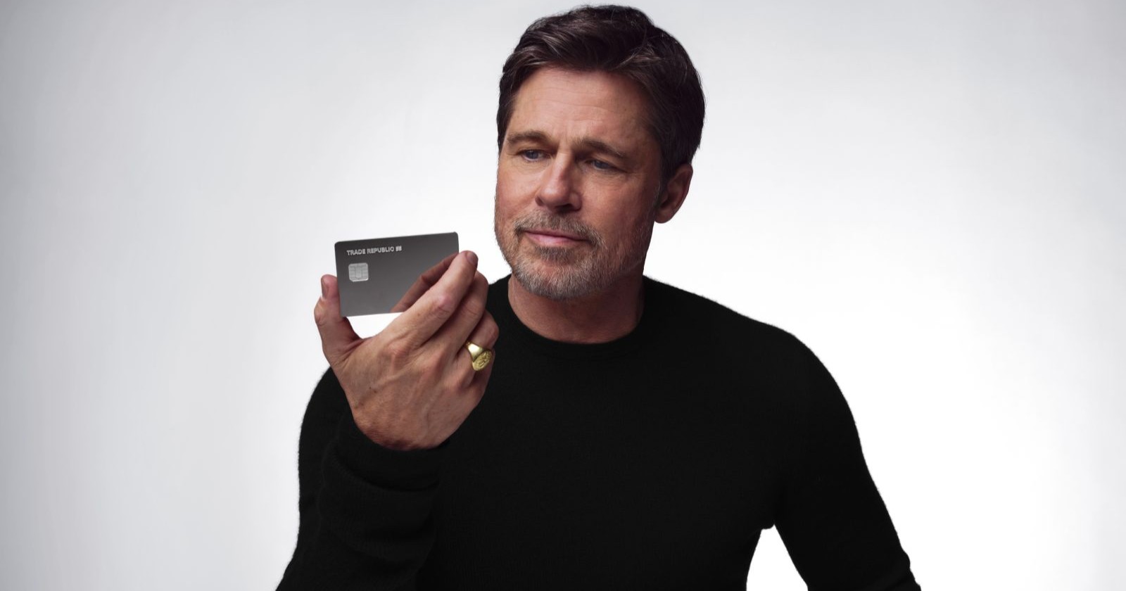 Brad Pitt mit Debit Card