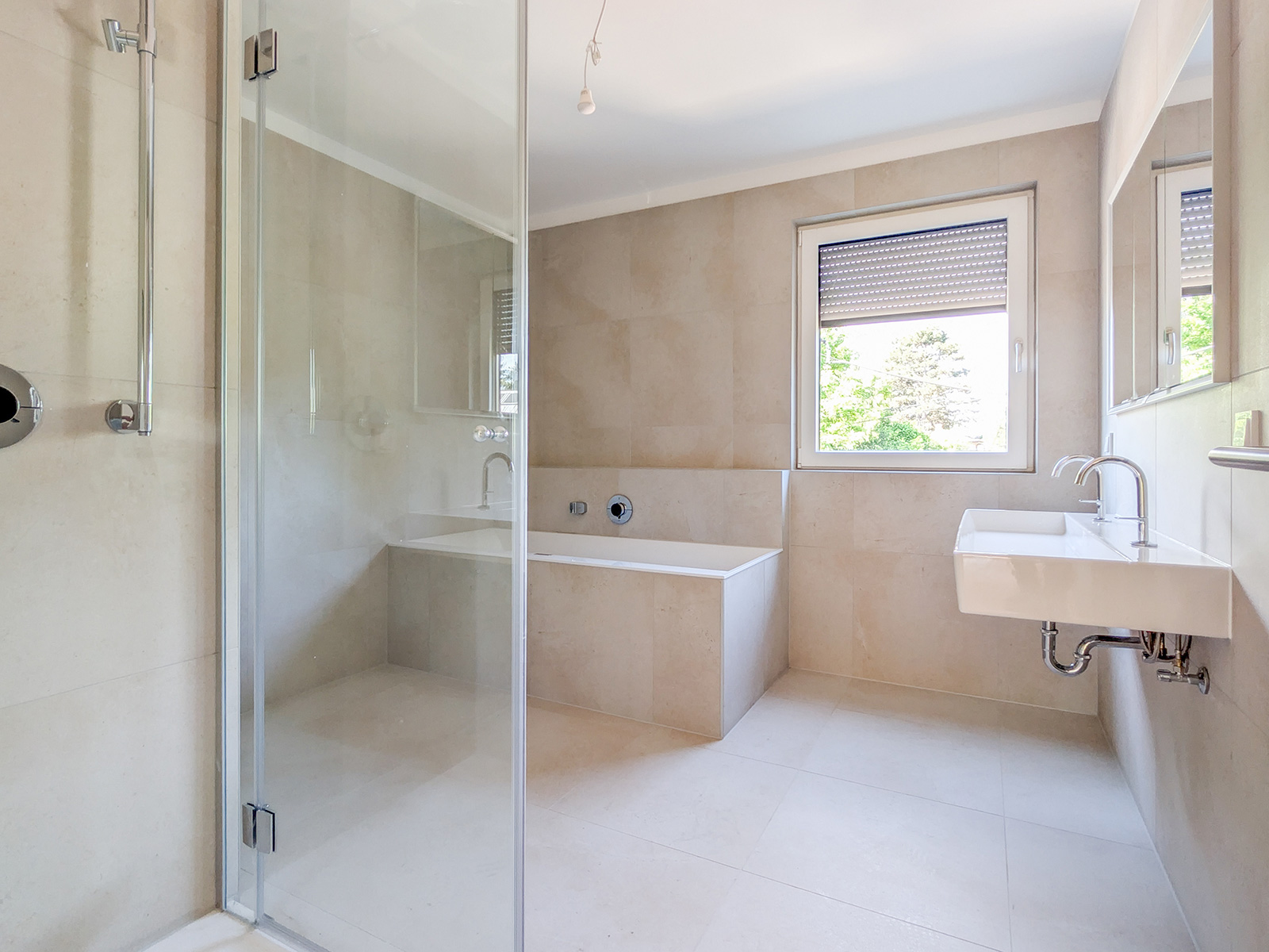 Modernes Badezimmer | Credit: Glorit Bausysteme