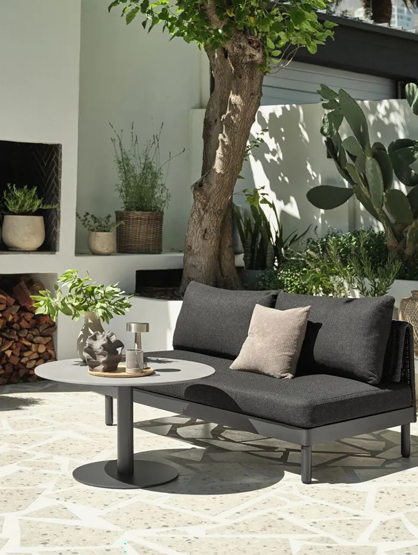 Loungemöbel auf der Terrasse | Credit: JYSK
