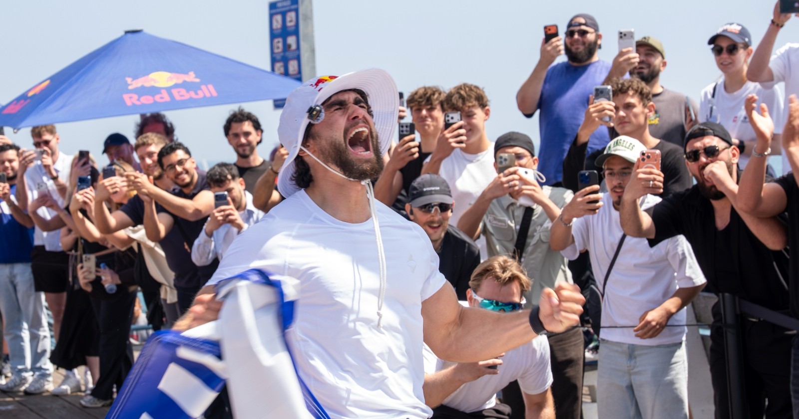 Arda Saatçi beim Zieleinlauf in Santa Monica Pier.
