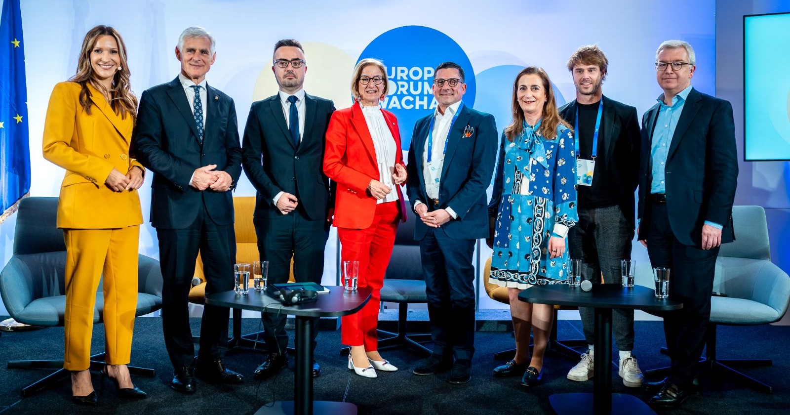 Acht Personen am Podium des Europa-Forum-Wachau 2026