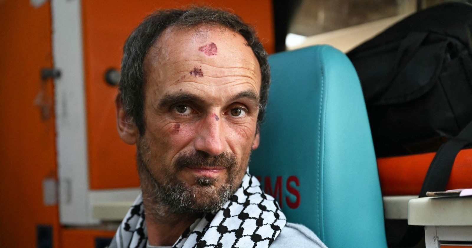 Gaza-Flottille-Aktivist nach Israel-Haft mit Verletzungen im Gesicht – Teilnehmer berichten von Schlägen und Missbrauch