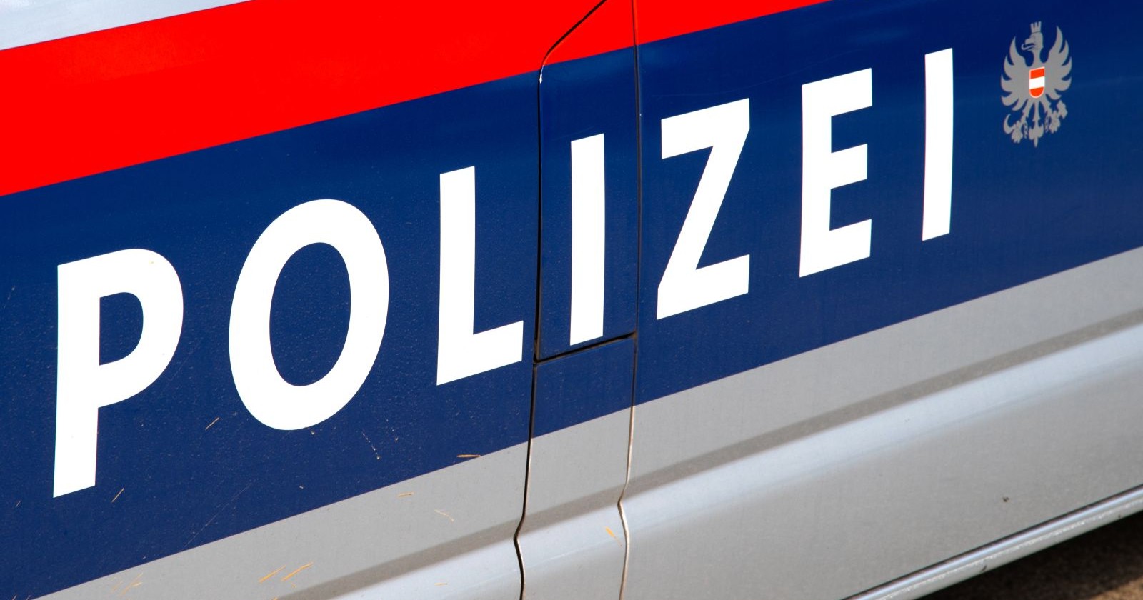 Außenansicht eines österreichischen Polizeiwagens