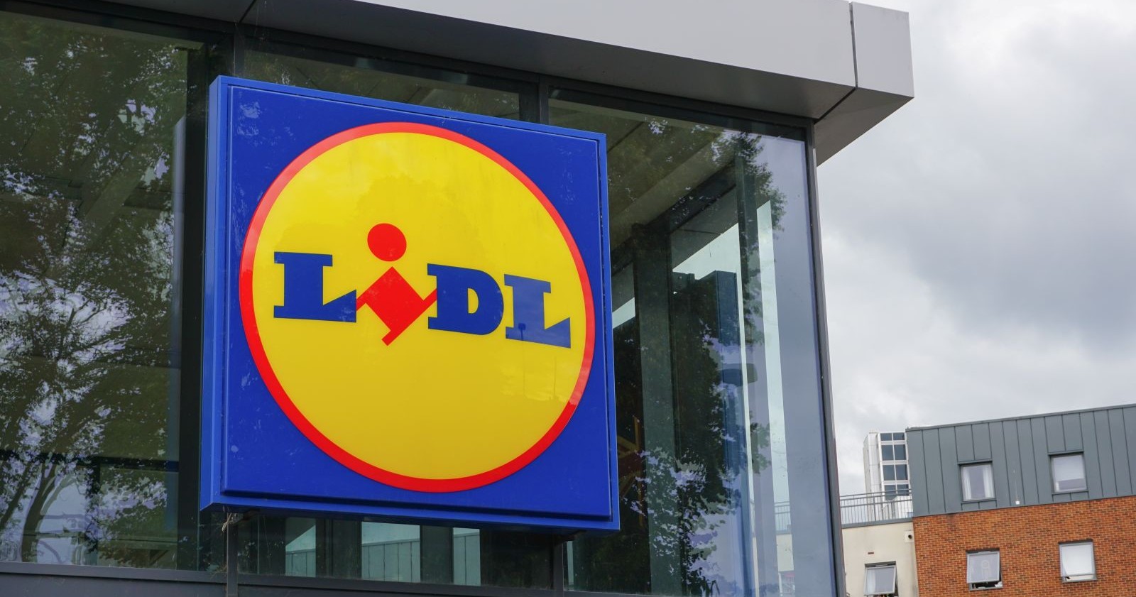 Lidl Filiale mit Logo – neue Themenwelten ersetzen Wochenaktionen im Non-Food-Bereich