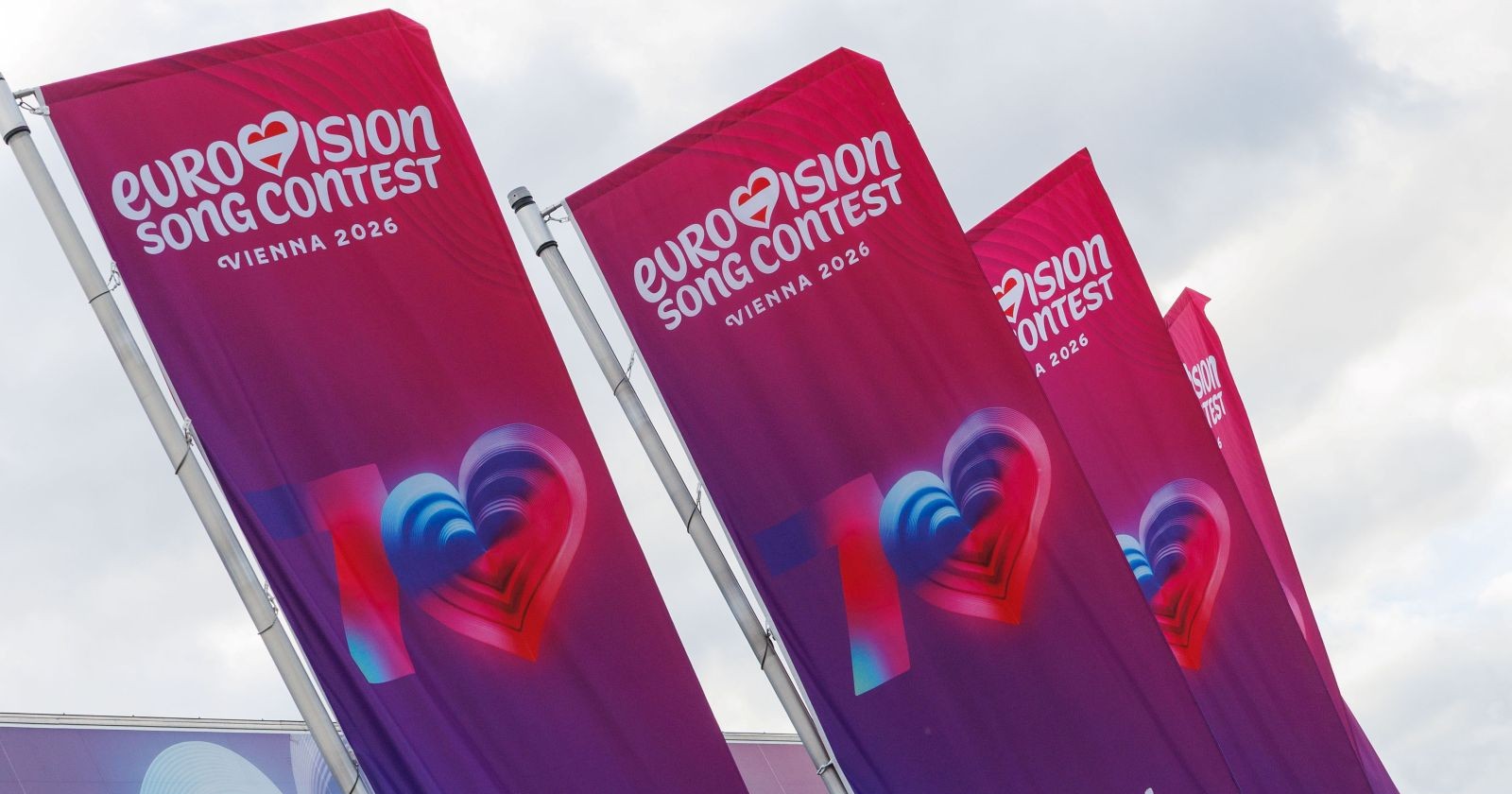 ESC-Flaggen beim Eurovision Song Contest 2026 in Wien. Nach dem Voting-Skandal um Vlad Turcanu und die moldauische Jury sorgt der ESC europaweit für Diskussionen.