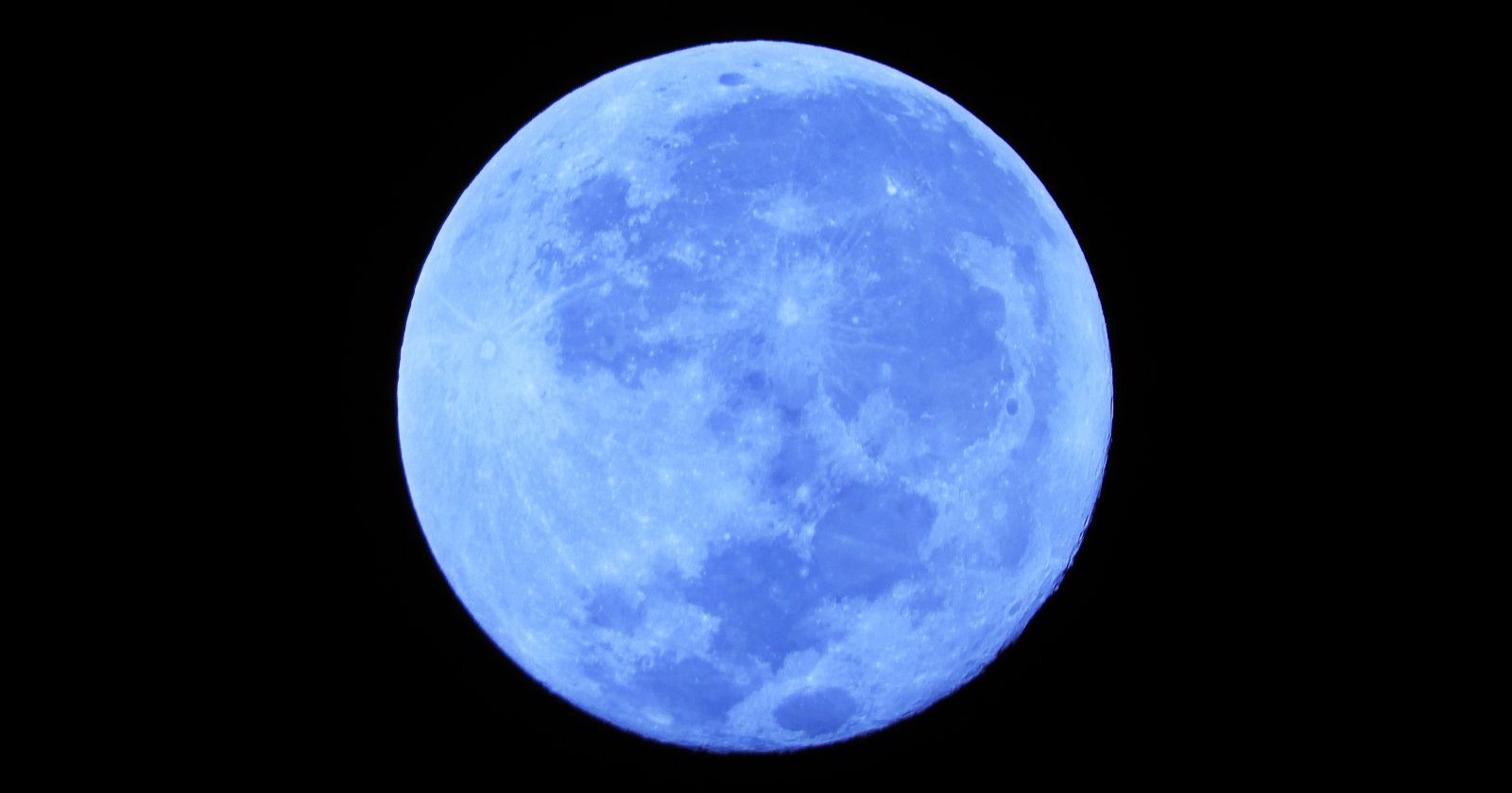 Vollmond Blue Moon Mai 2026 am Nachthimmel – zweiter Vollmond im Monat sichtbar