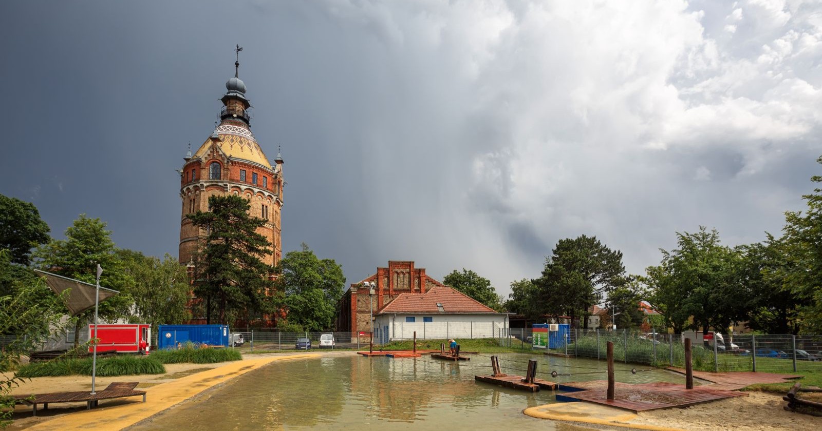 Gewitterwolken und Regenfront über Wien vor dem Wetterumschwung am Wochenende.