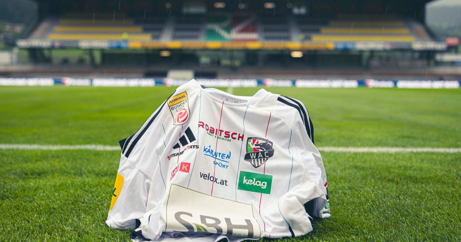 Trikot des Wolfsberger AC in der Lavannttal Arena