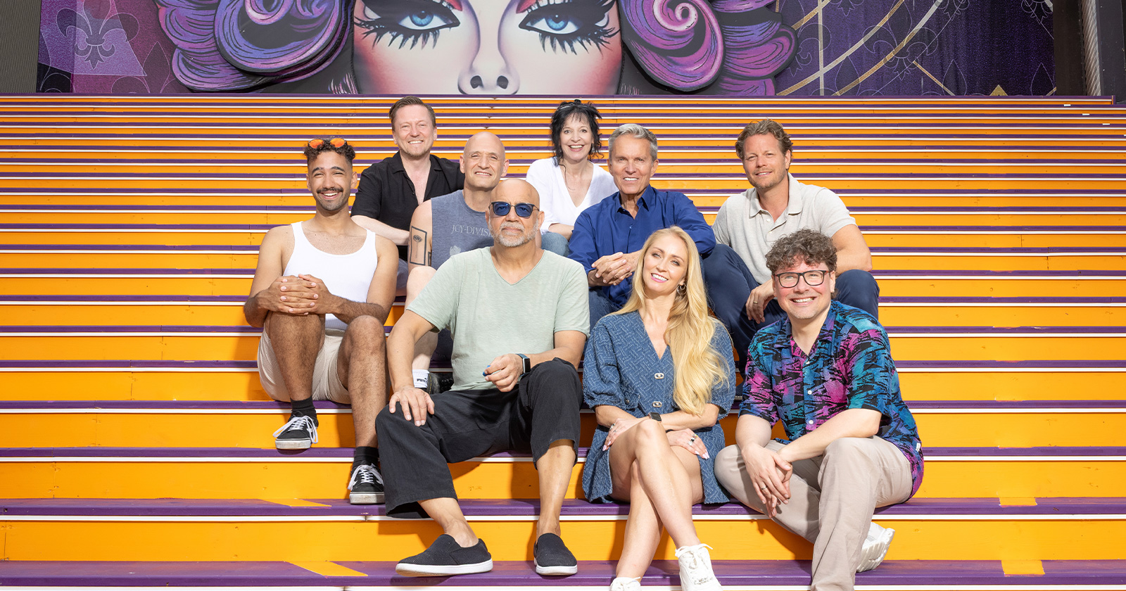 Die Crew der Musical-Inszenierung von "Ein Käfig voller Narren" | Credit: Kurt Pinter