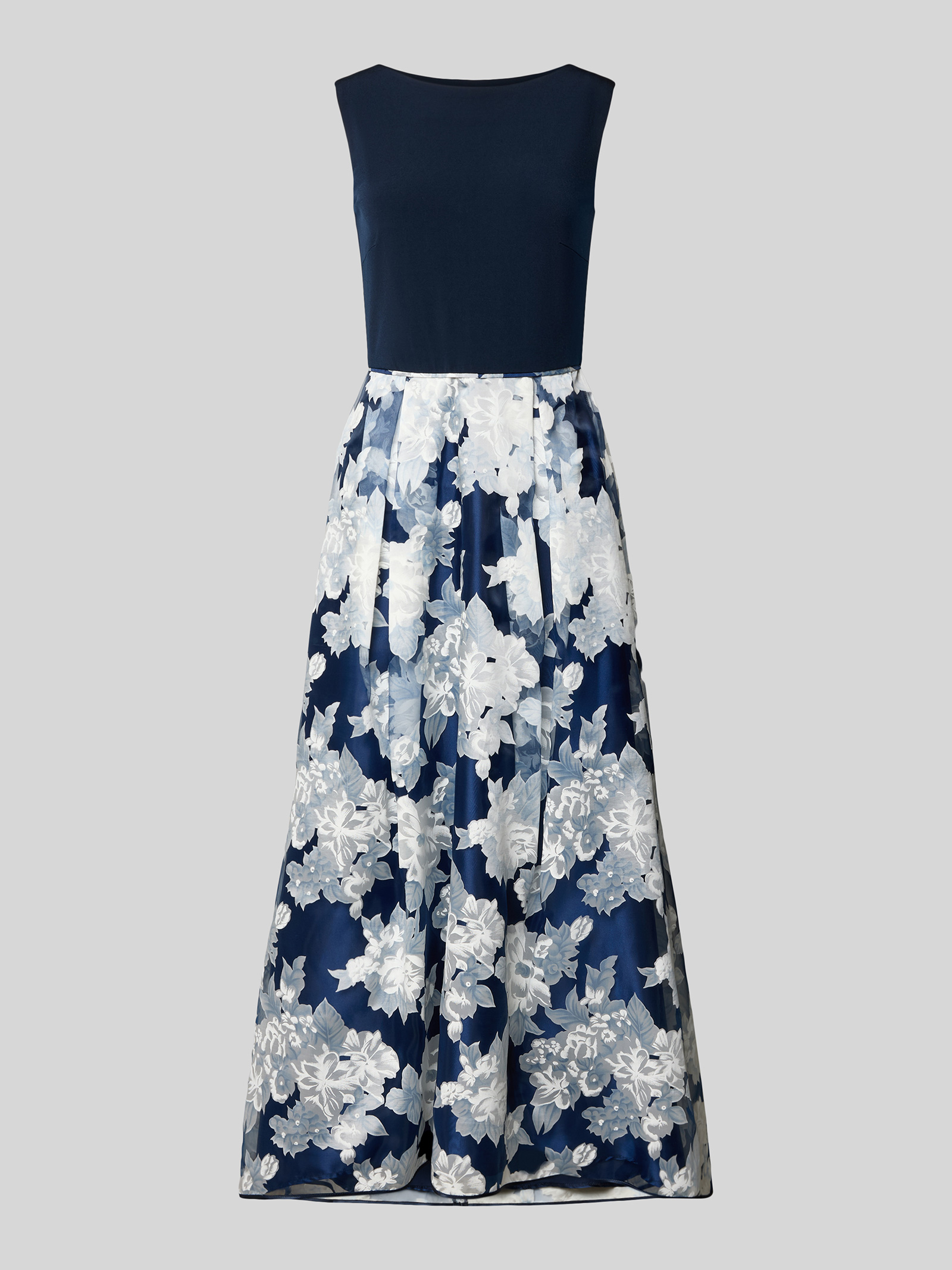 Kleid | Credit: Peek &amp; Cloppenburg