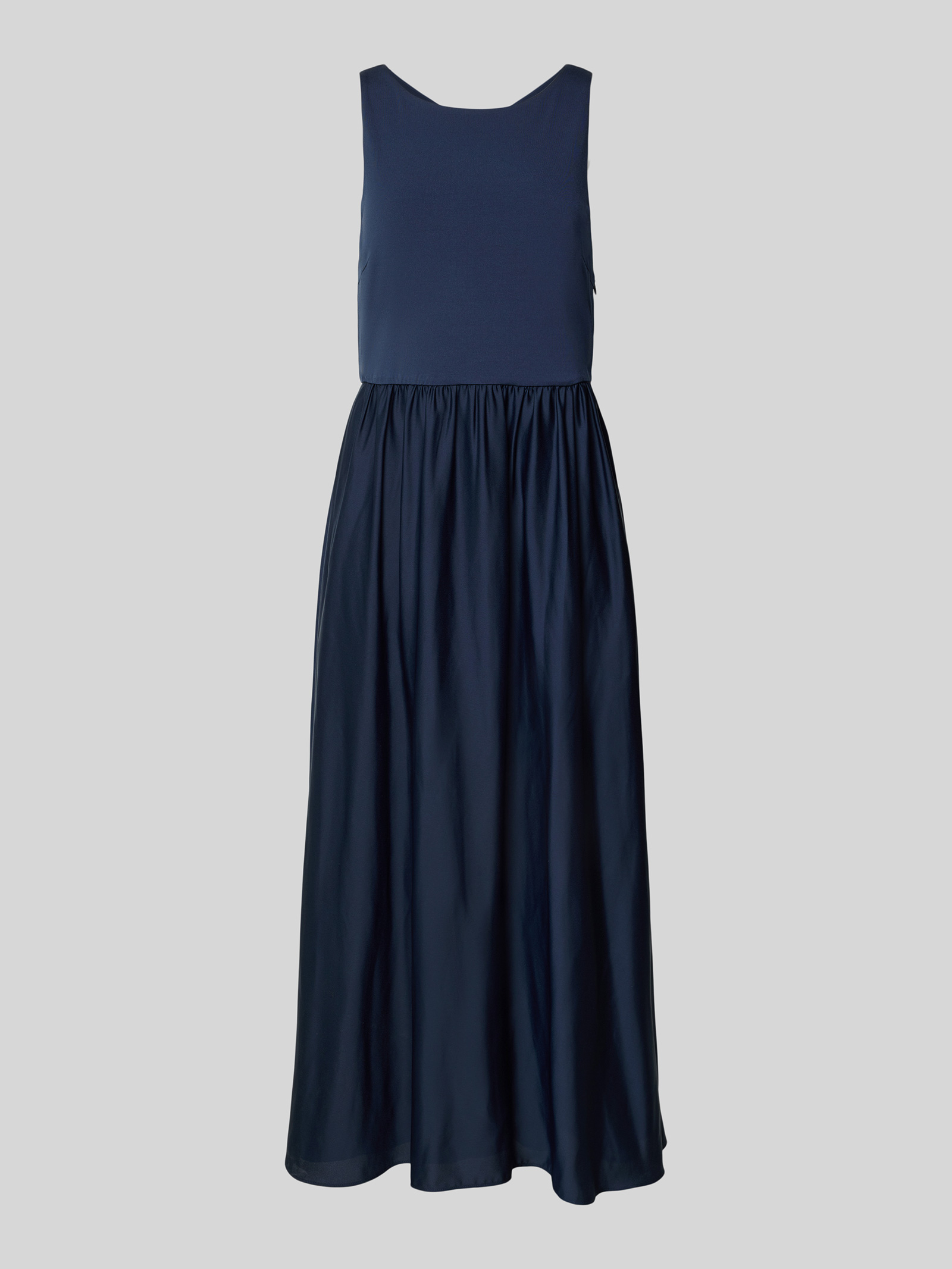 Kleid | Credit: Peek &amp; Cloppenburg