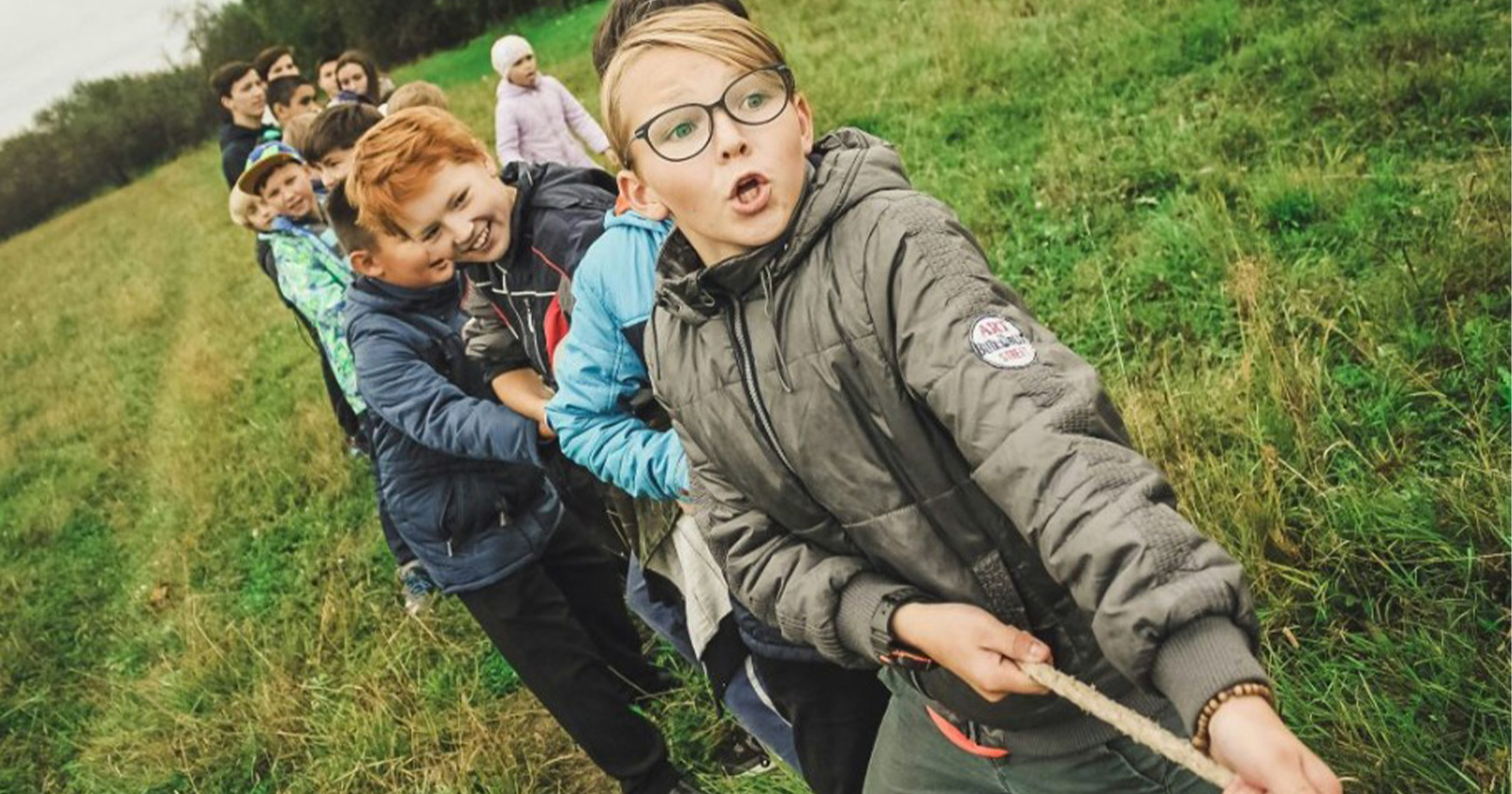 Kinder beim Tauziehen | Credit: Simba Sports