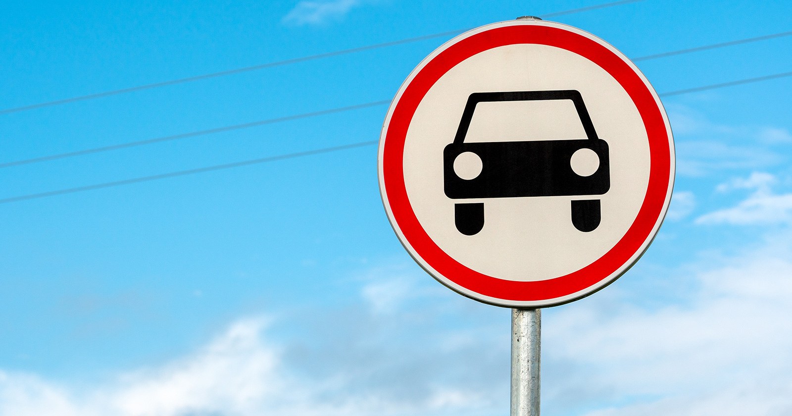 Verkehrsschild für Straßensperre | Credit: graja/Shutterstock