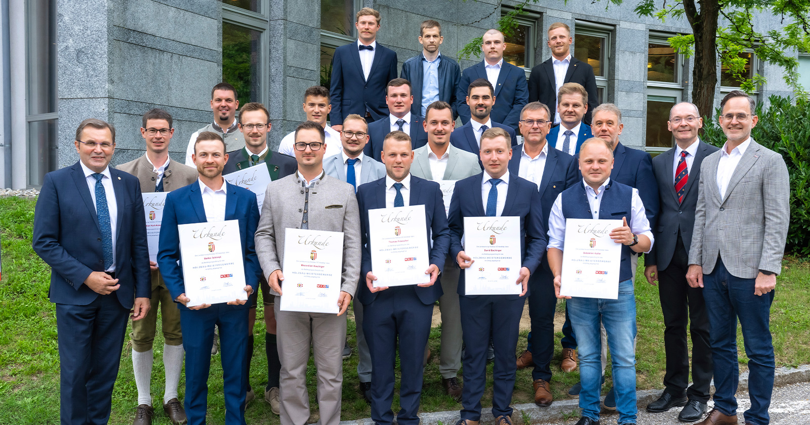 Die Absolventen des Holzbau-Lehrgangs 2026 | Credit: WKOÖ/Andreas Röbl