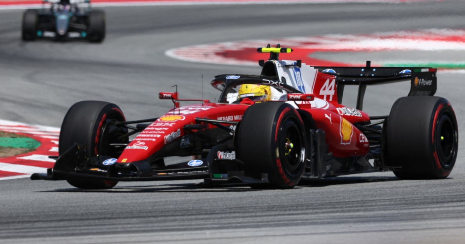 Lewis Hamilton im Ferrari in Barcelona.